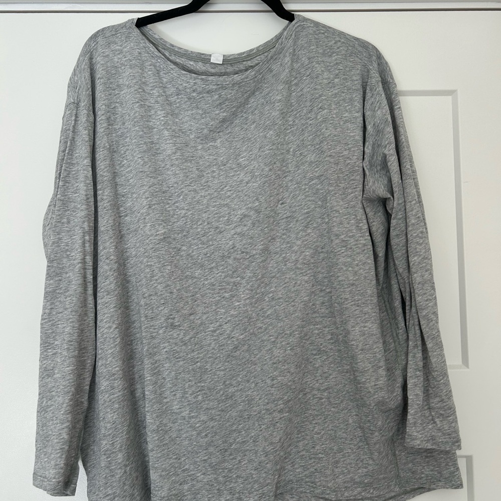 Lululemon Back In Action Gray Long Sleeve women’s  Shirt